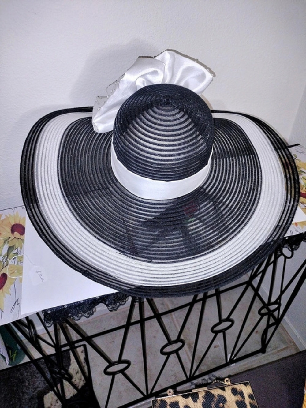 Women's Black & White Wide Brim Hat